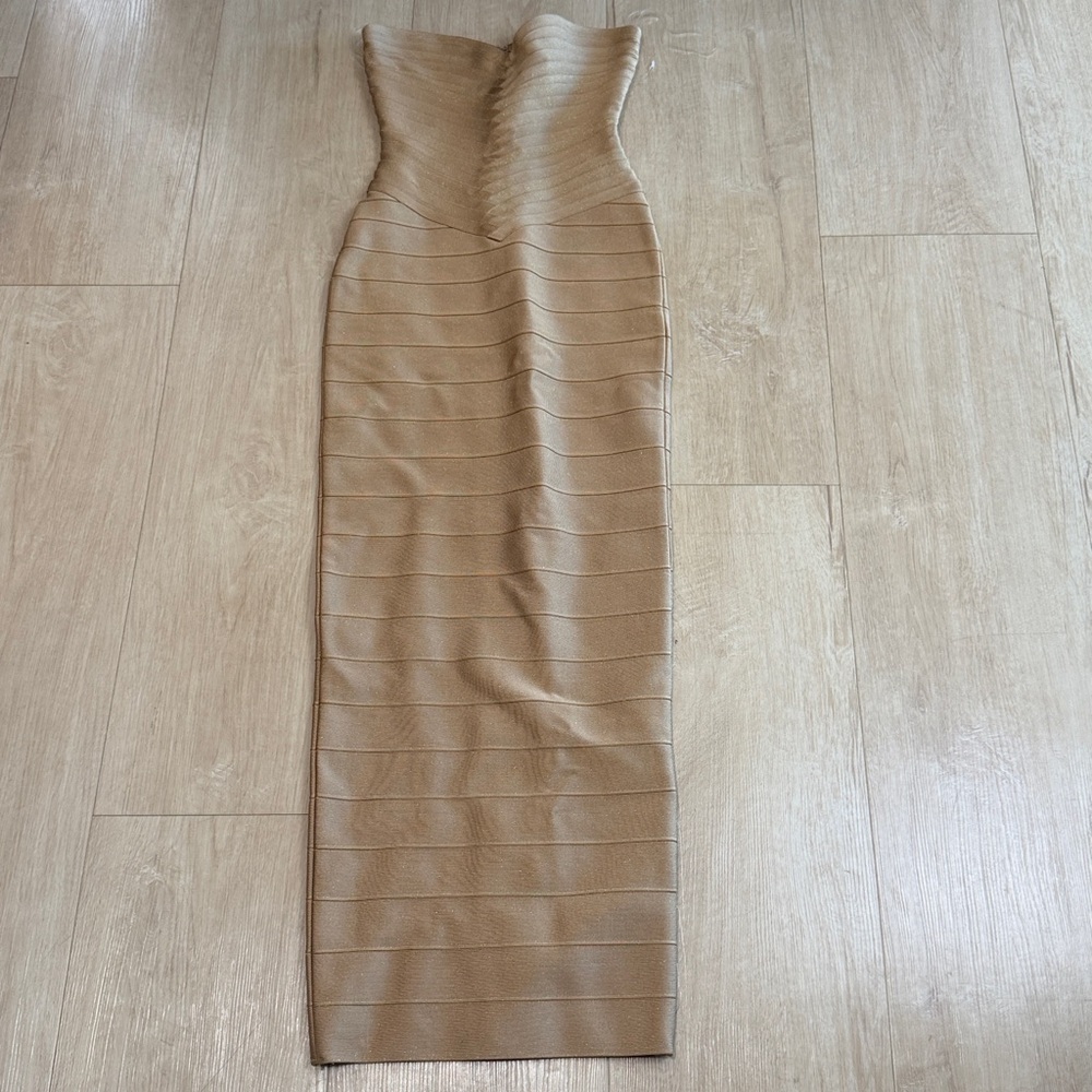 House of cb THE SWEETHEART Gold Shimmer Strapless V Waist Bandage Maxi Dress - Picture 5 of 10